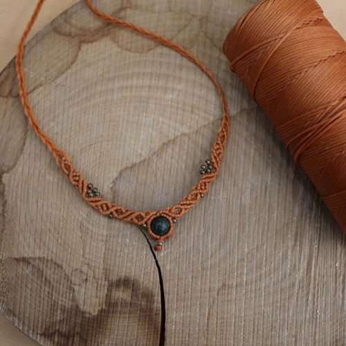 Macrame necklace orange with nephrite new