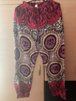 Hippie pants medium size, like new, 100% rayon, red