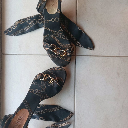 Guess by Marciano pumps size 38 used, black and gold
