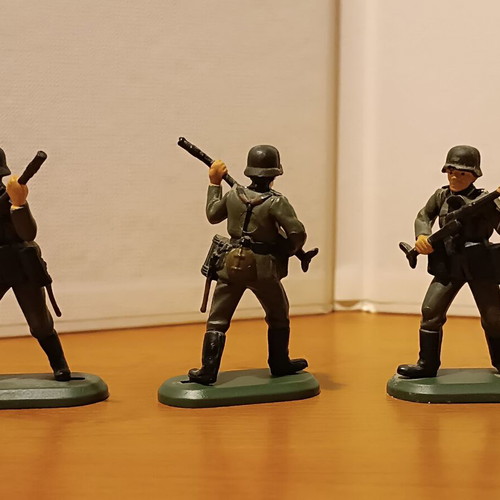 Britains German soldier figures set of 10, like new