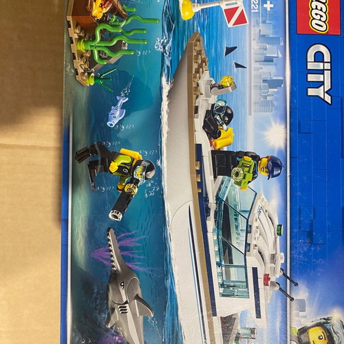 Lego City Diving Yacht new for ages 5+
