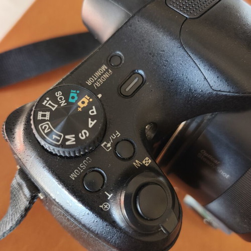 Sony Cyber shot DSC-HX400V camera for parts