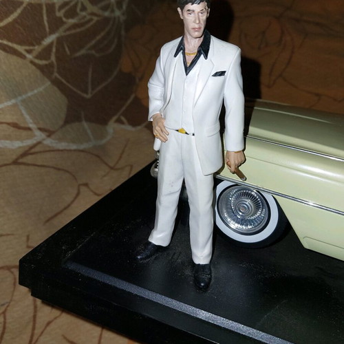 Scarface Cadillac Series 62 1963 with Jada figurine, like new