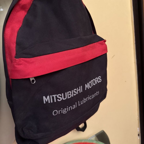 Τσάντα πλάτης Mitsubishi Motors, μαύρη με κόκκινες λεπτομέρειες