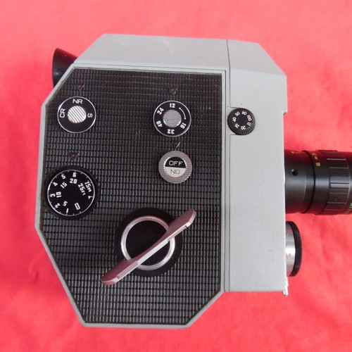 Kbapu QUARZ 5 8mm vintage video camera from the 1960s in excellent condition