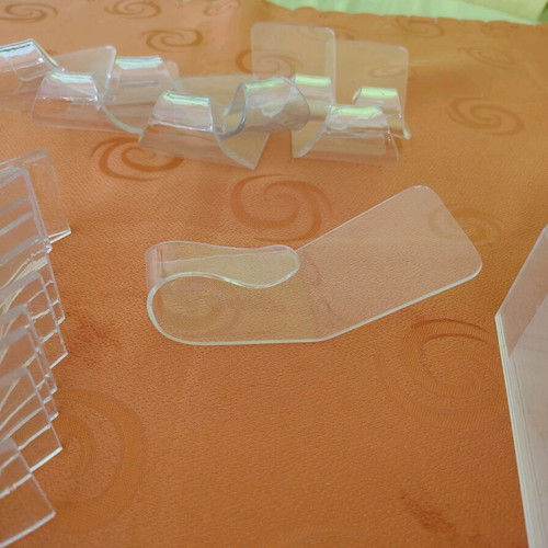 Plexi glass display bases like new, 51 pieces