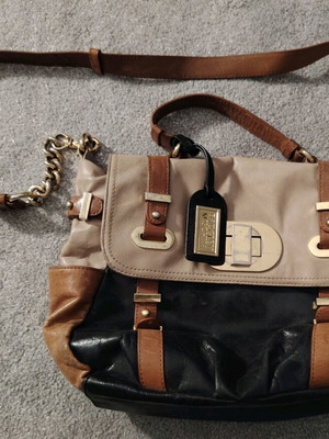 Badgley Mischka leather shoulder bag like new, black and beige