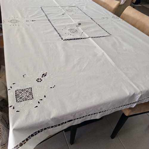 Tablecloth authentic handmade white with rich cutwork embroidery