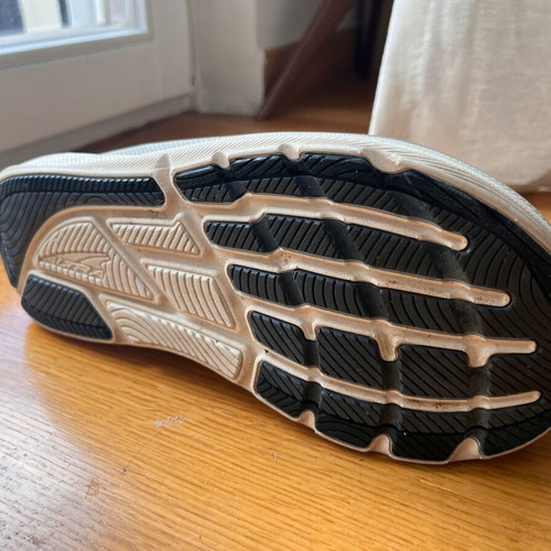 Altra Torin 8 athletic shoes like new, wide toe box, size 38.5, black