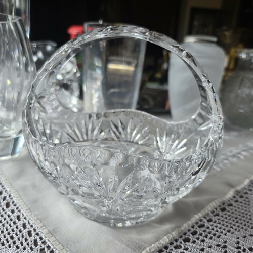 Vintage crystal carved basket like new
