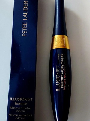 Illusionist black mascara new by Estee Lauder with Lash primer plus gift
