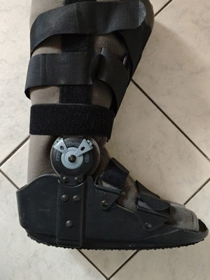 Ankle Brace Functional Boot with Goniometer and Air Chamber System like new