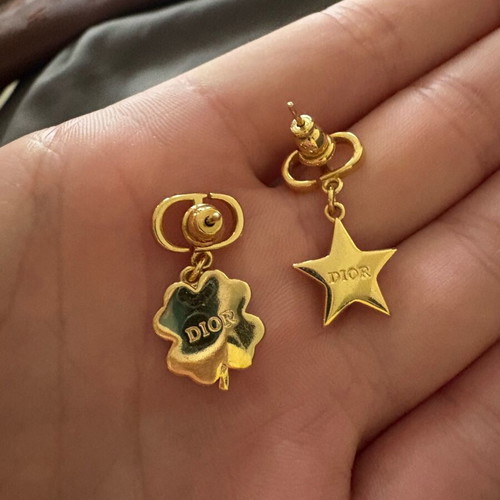 Dior earrings like new, gold color, authentic