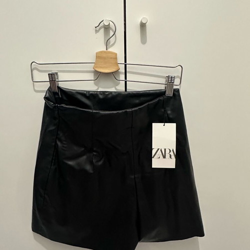 Zara leather skort new, size small, black