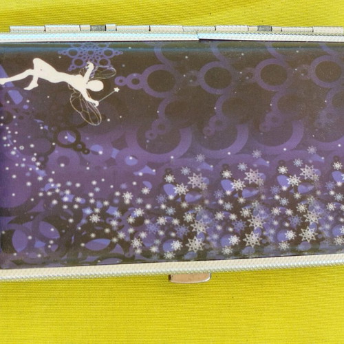Tobacco case in purple color with white figure new