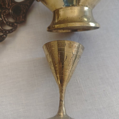 Decorations from Turkey used, with their tray
