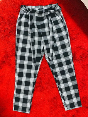 Cropp checked pants like new, size L/M, black and gray