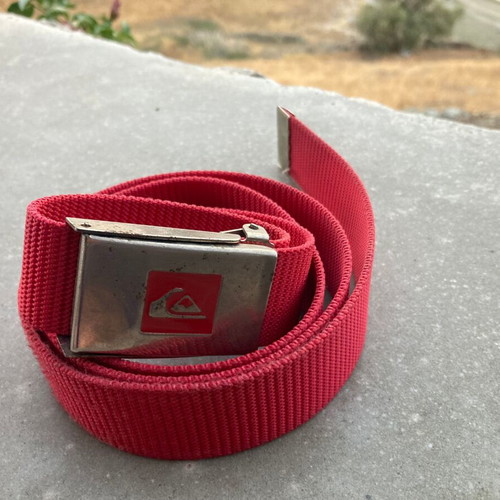 Quiksilver vintage fabric belt 2005 adjustable, bright red