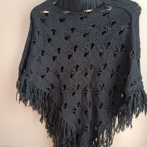 Poncho French Connection like new, black, one size