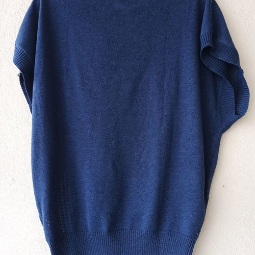 Made in Love sleeveless blue sweater with decorative flower
