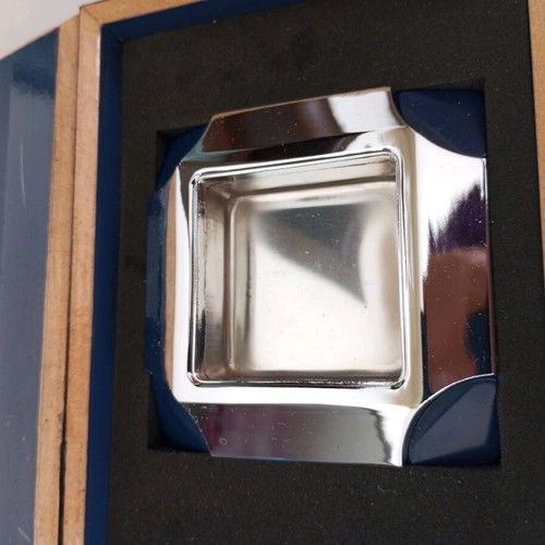 Luxury New Office Set / Smoker Lighter Ashtray