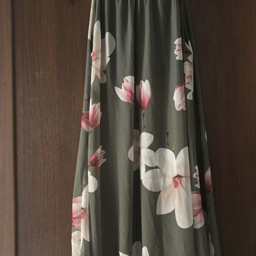 Khaki dress with flowers like new, one size