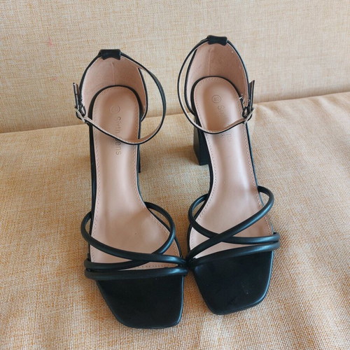 Sixth sens black sandal size 40 like new