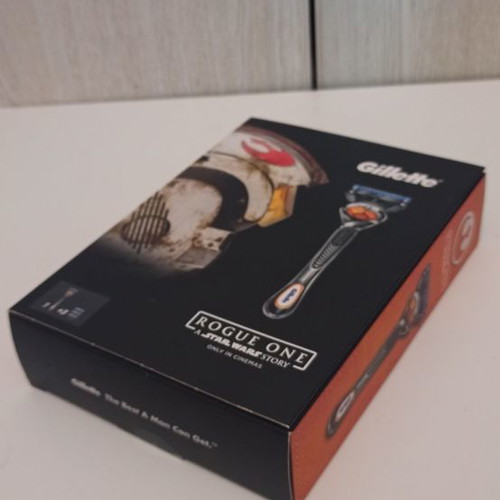 Gillette Fusion Proglide Star Wars collectible shaving set with razor