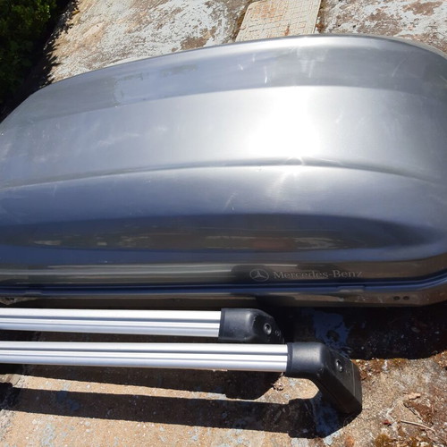 Mercedes Benz roof box with roof bars, like new, >400 liters