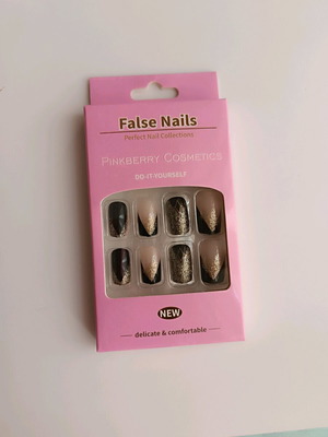Press on nails new black with gold