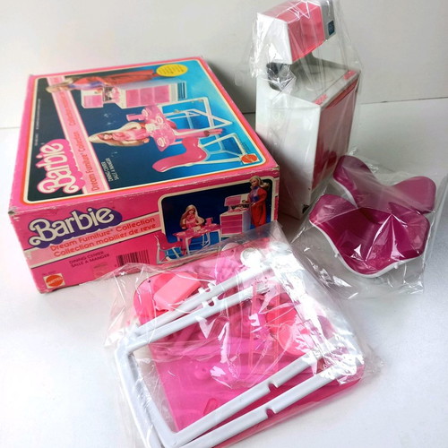 Barbie Dream Furniture Collection Dining Center 1982 Mattel new