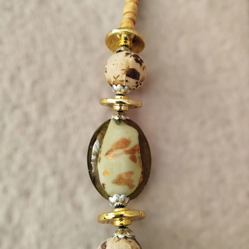Handmade necklace like new with bohemian and ethnic influences