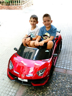 Ηλεκτρικό παιδικό αυτοκίνητο Lamborghini 24V σαν καινούργιο, διθέσιο, δερμάτινα καθίσματα