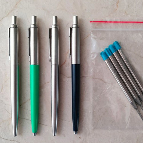 Parker metal pens set of 4 with 4 refills
