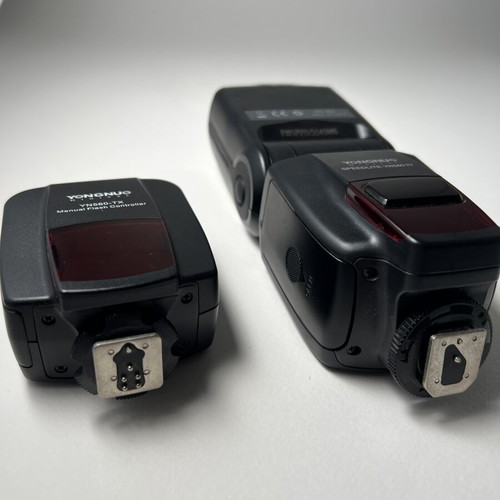 Yongnuo YN560 IV Flash with YN560-TX Trigger used for Canon