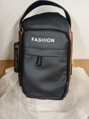 Man's chest bag