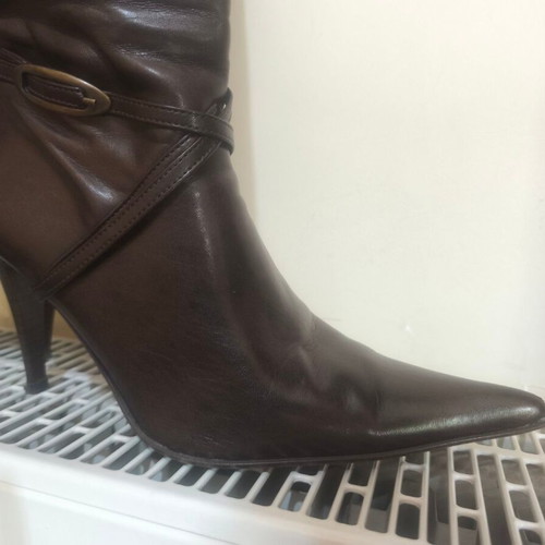 Leather boots like new, size 39, brown high heels