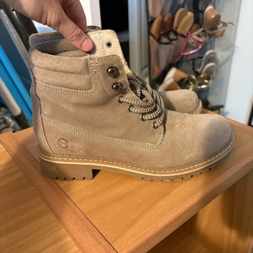 Tamaris boots size 38 like new, beige