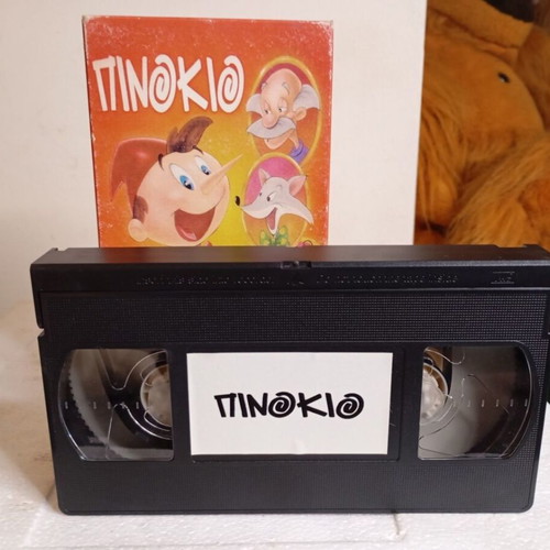 Pinocchio VHS tape like new, dubbed