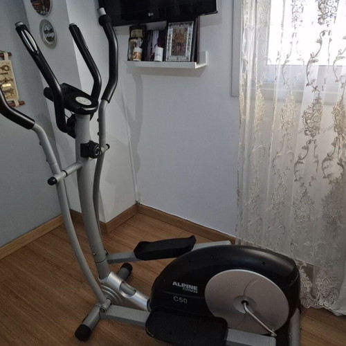 Alpine Fitness C50 elliptical trainer like new with adjustable resistance