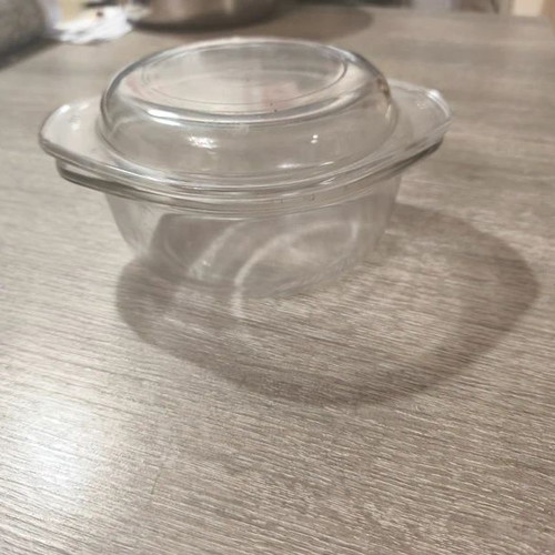 Pyrex small like new