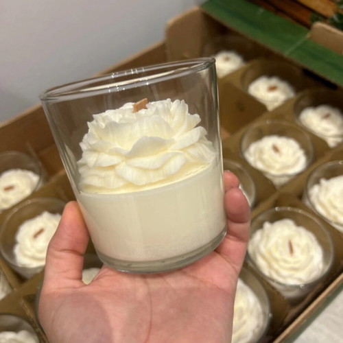 Soy candle with powder scent in glass cup new