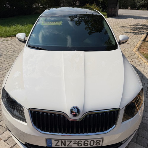 Skoda Octavia diesel DSG with panoramic roof, like new