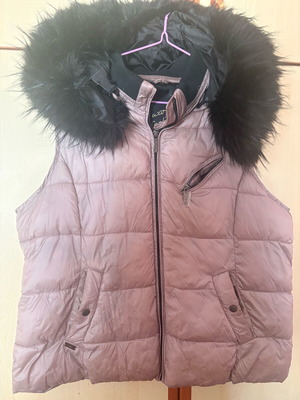 Mat Fashion vest with hood and fur, like new, size M