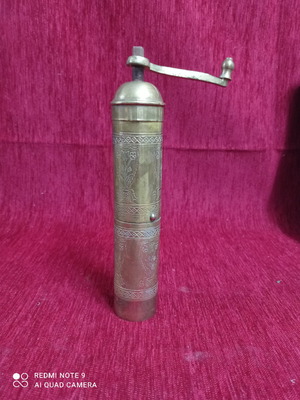 Brass mill used in very good condition
