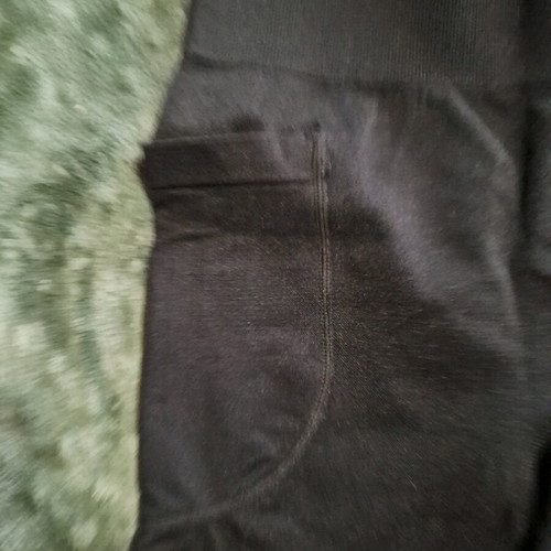 Black sports shorts like new