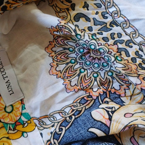 Robe like new with belt cords multicolored, size L