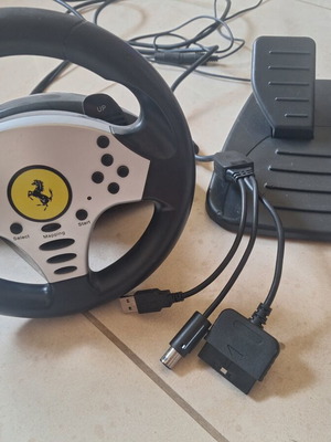 Thrustmaster Universal Challenge 5-in-1 Racing Wheel used, PC and retro consoles