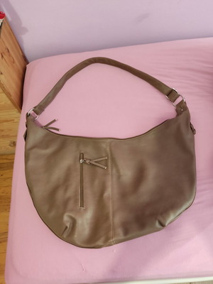 Hobo shoulder bag like new, brown olive color, 32cm height, 55cm length