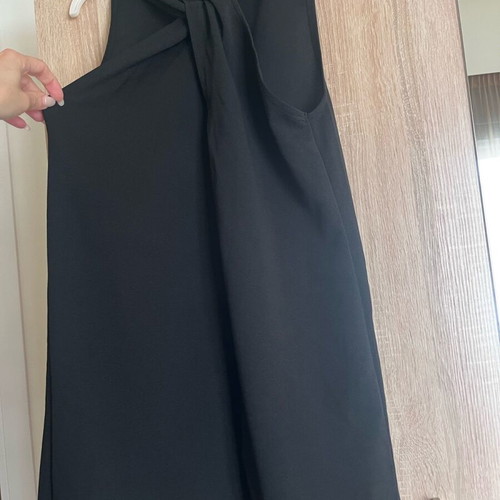 Black short dress Zara like new with back design